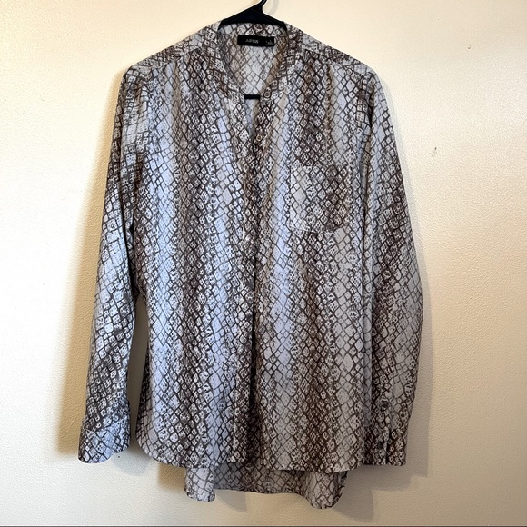 Apt.9  blouse long sleeve, snake print size L, bottom down, - Picture 2 of 9